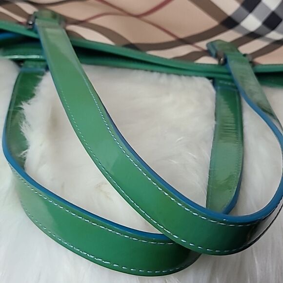 💯 Authentic Burberry Novacheck Tote Bag 🍀 - Picture 11 of 15
